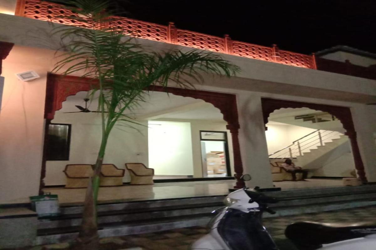 OYO Hotel Bramha Flower - Housity