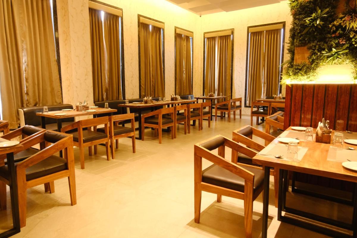 Hotel Kailas - Housity