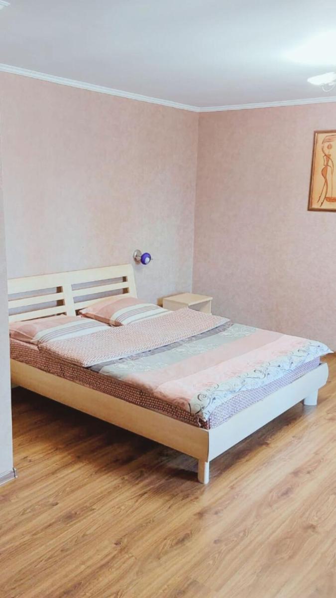 Будинок з Терасою Біля Фонтанів - Housity
