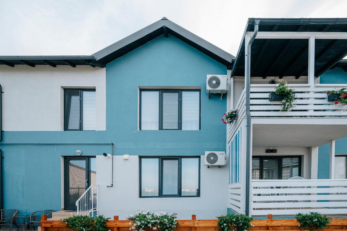 Lake House - Housity