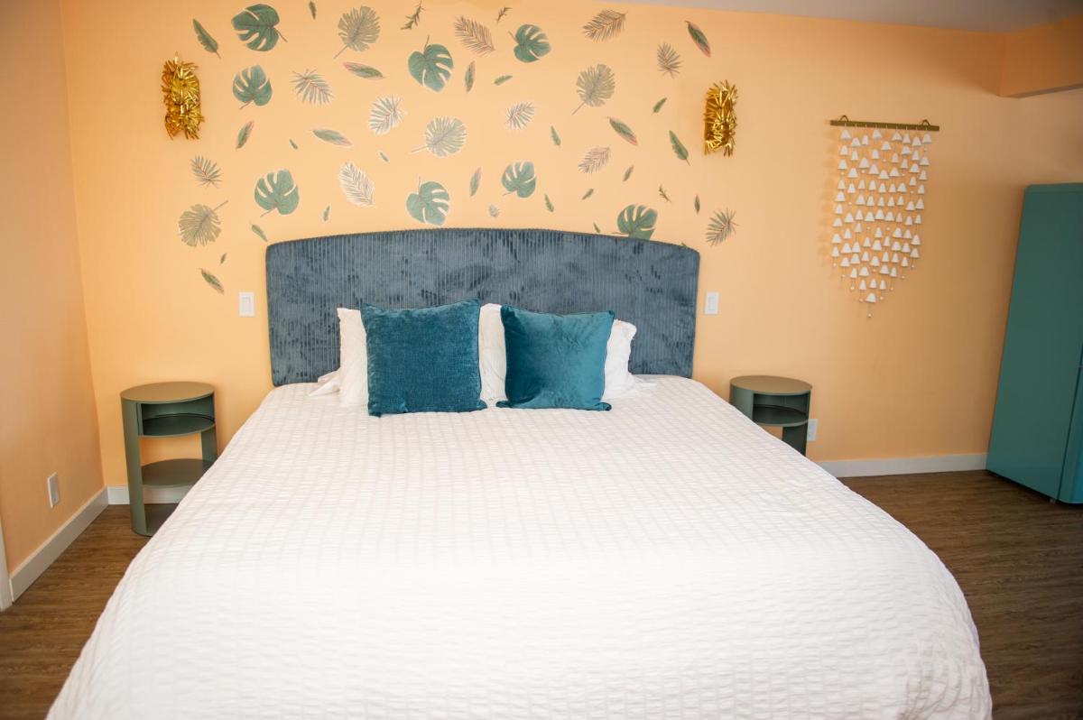Sunburst Inn- Indian Shores Beach - Housity