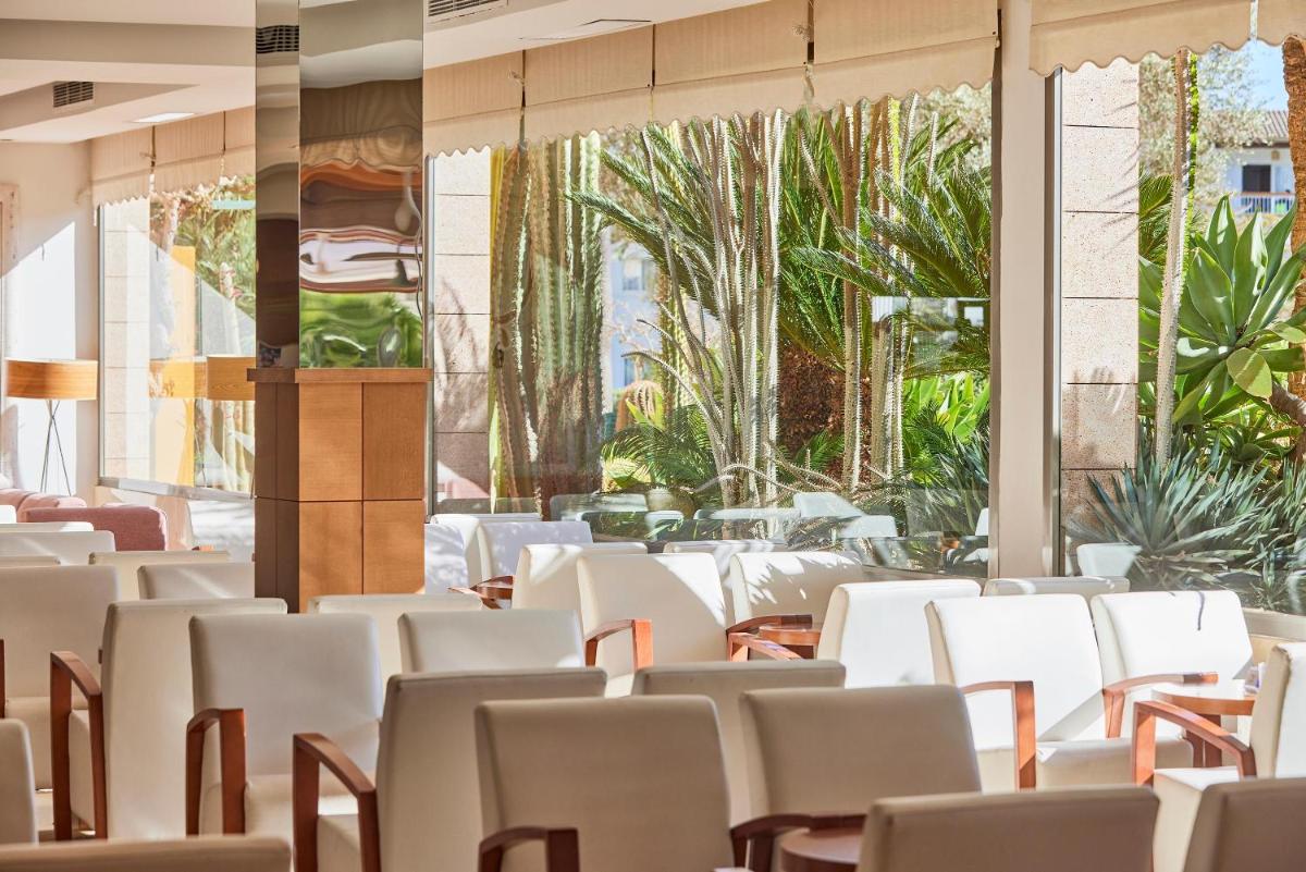 Un restaurante o sitio para comer en Zafiro Tropic