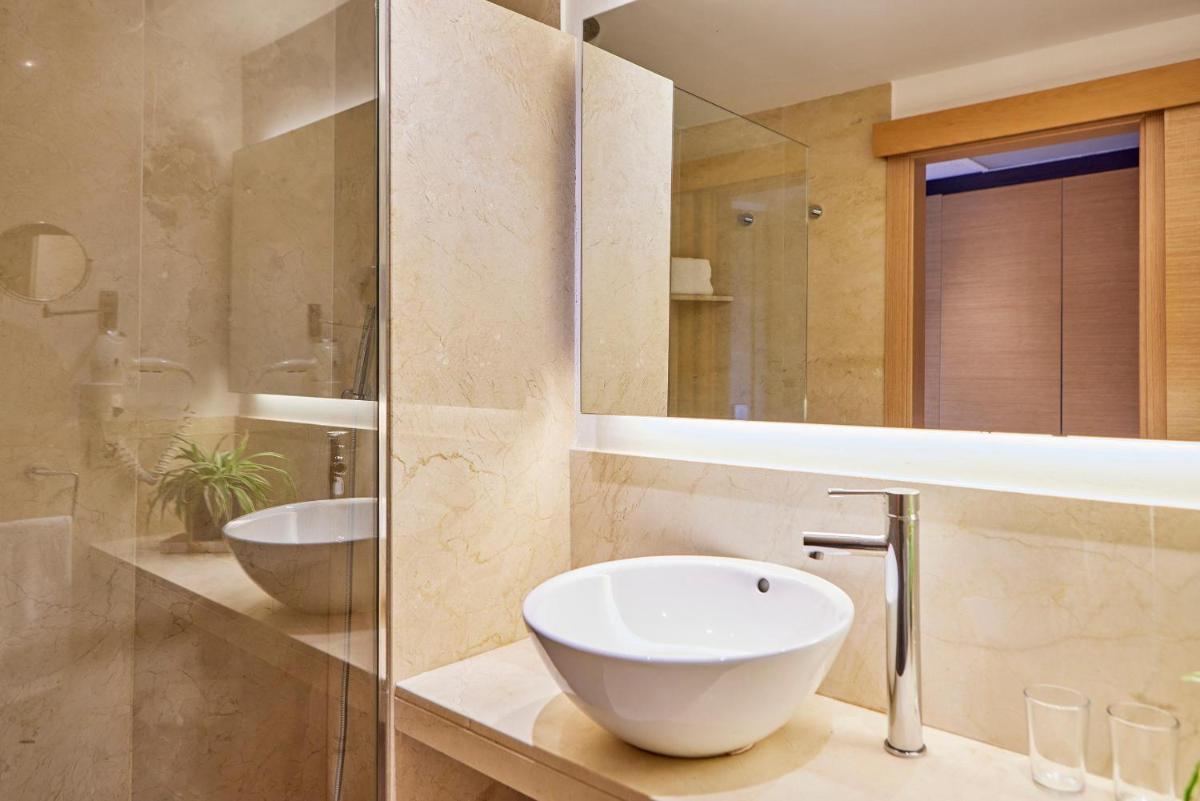 Un baño de Zafiro Tropic