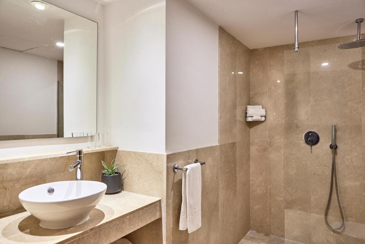 Un baño de Zafiro Tropic