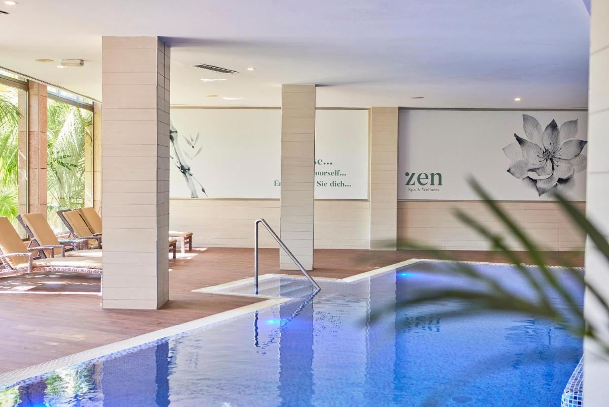 Piscina en o cerca de Zafiro Tropic