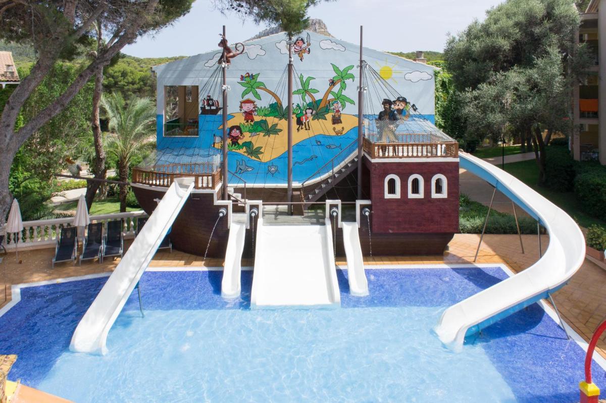 Piscina en o cerca de Zafiro Cala Mesquida