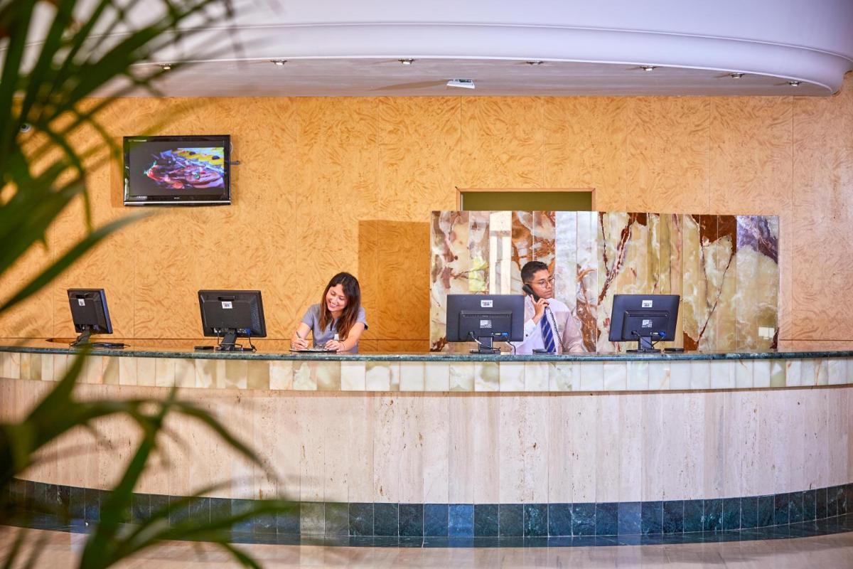 Clientes alojados en Zafiro Cala Mesquida