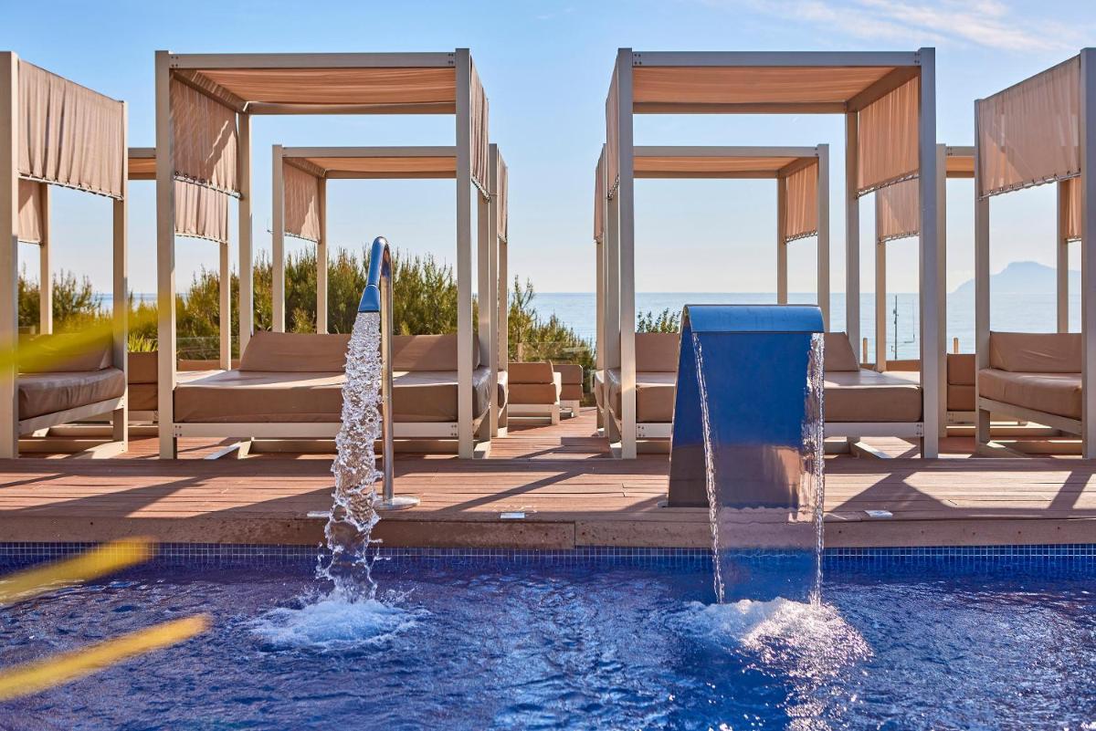Piscina en o cerca de Zafiro Bahia