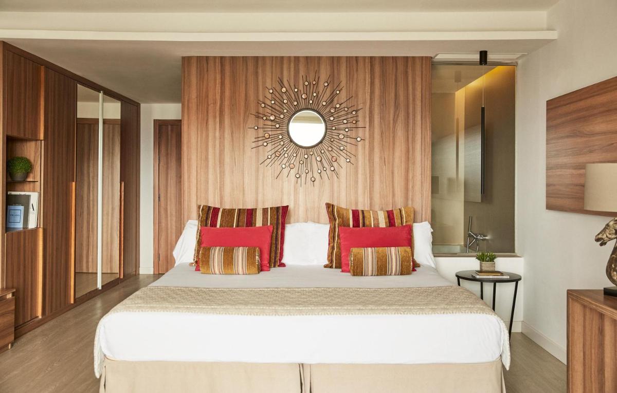 Cama o camas de una habitación en Zafiro Palace Alcudia