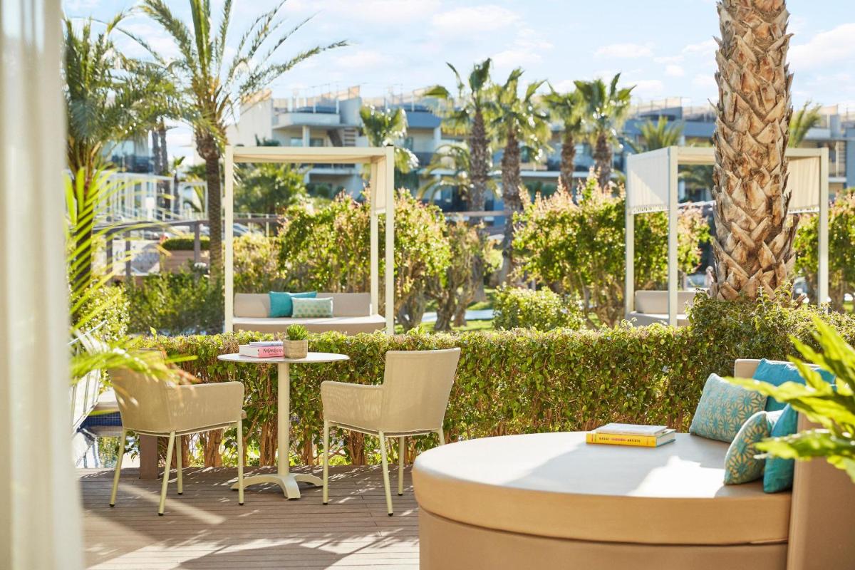 Jardín al aire libre en Zafiro Palace Alcudia
