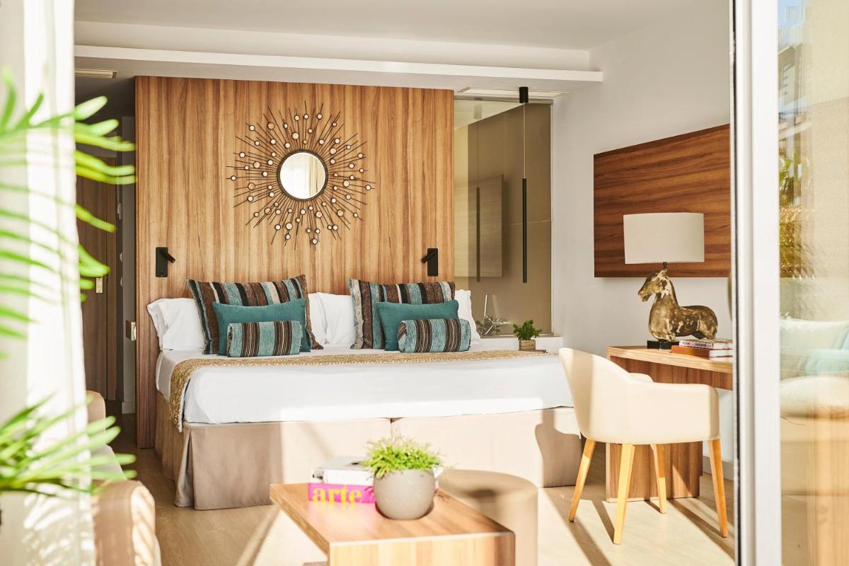 Cama doble en habitación del Zafiro Palace Alcudia