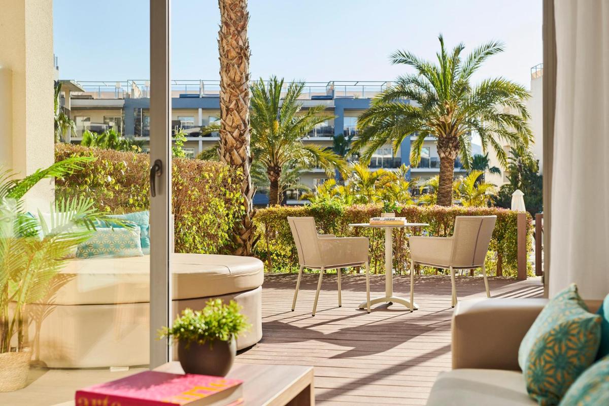 Zona de estar de Zafiro Palace Alcudia