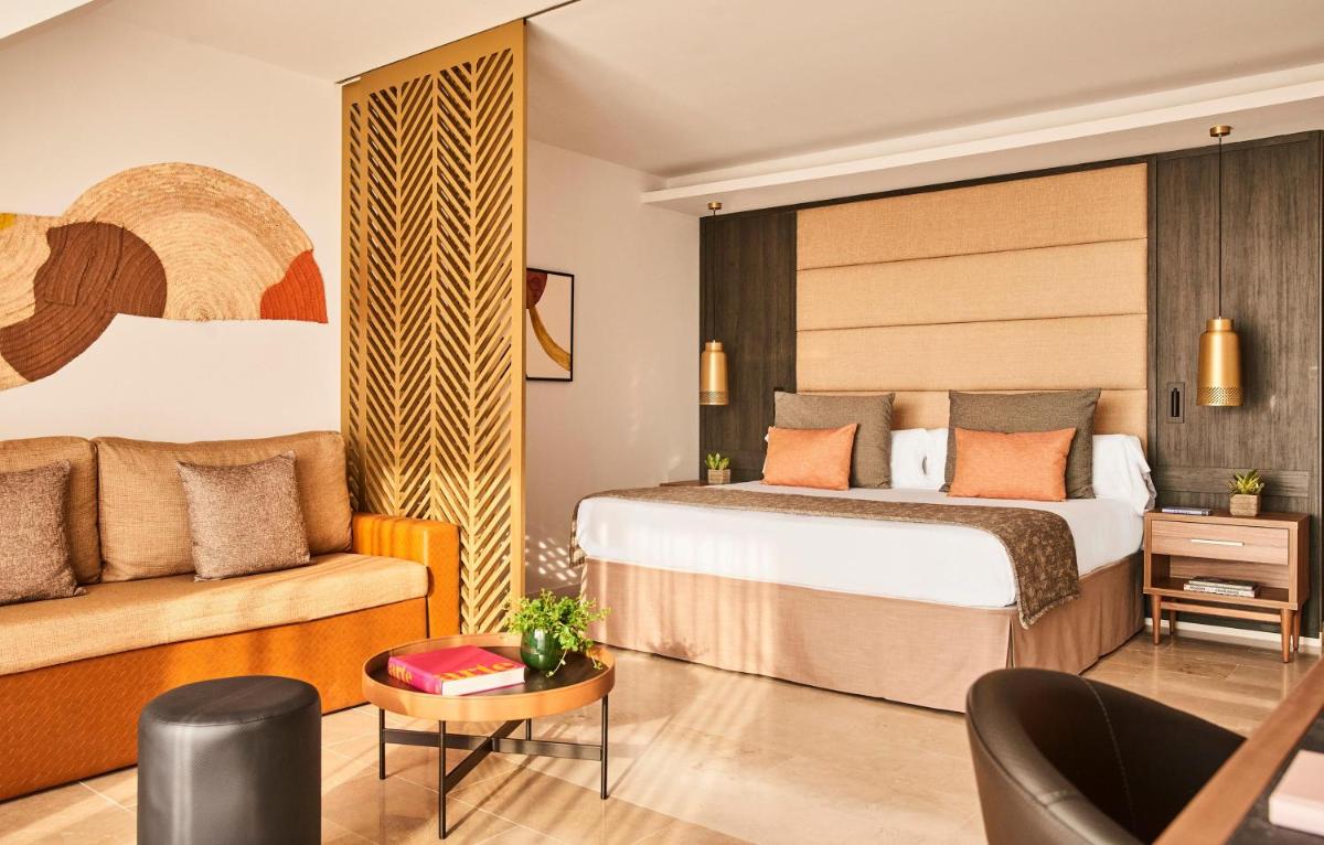 Cama o camas de una habitación en Zafiro Palace Andratx