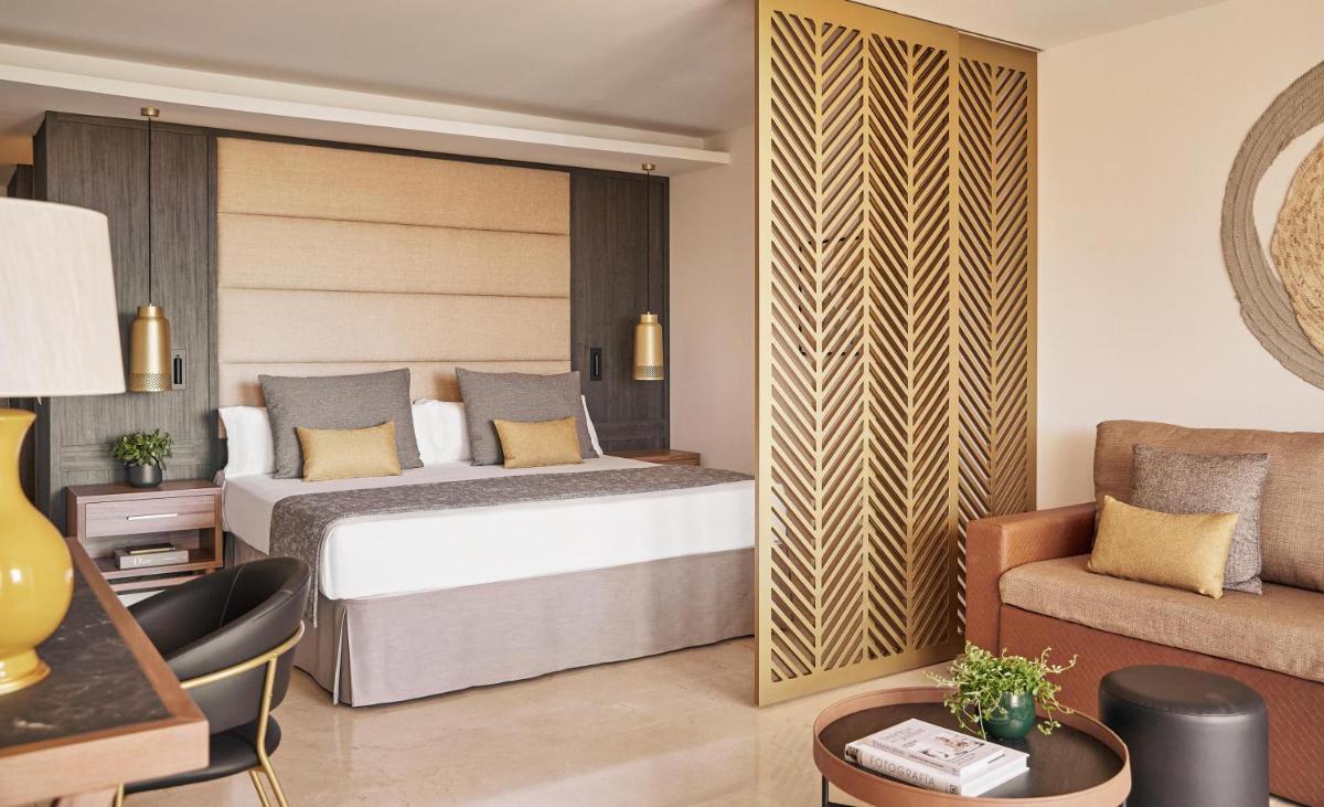 Cama o camas de una habitación en Zafiro Palace Andratx