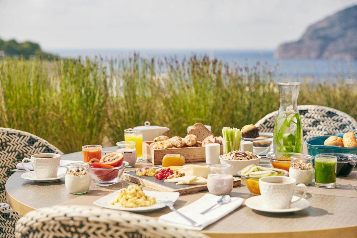 Comida en o cerca de este apartahotel