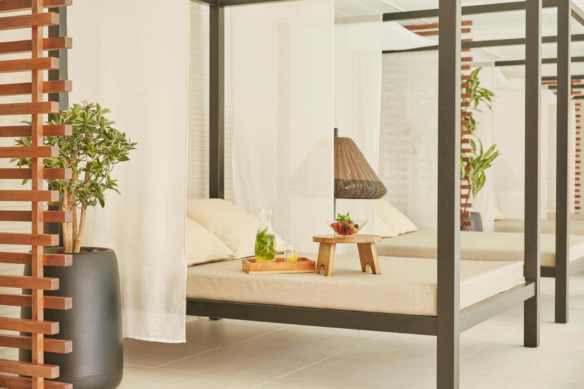 Cama o camas de una habitación en Zafiro Palace Andratx