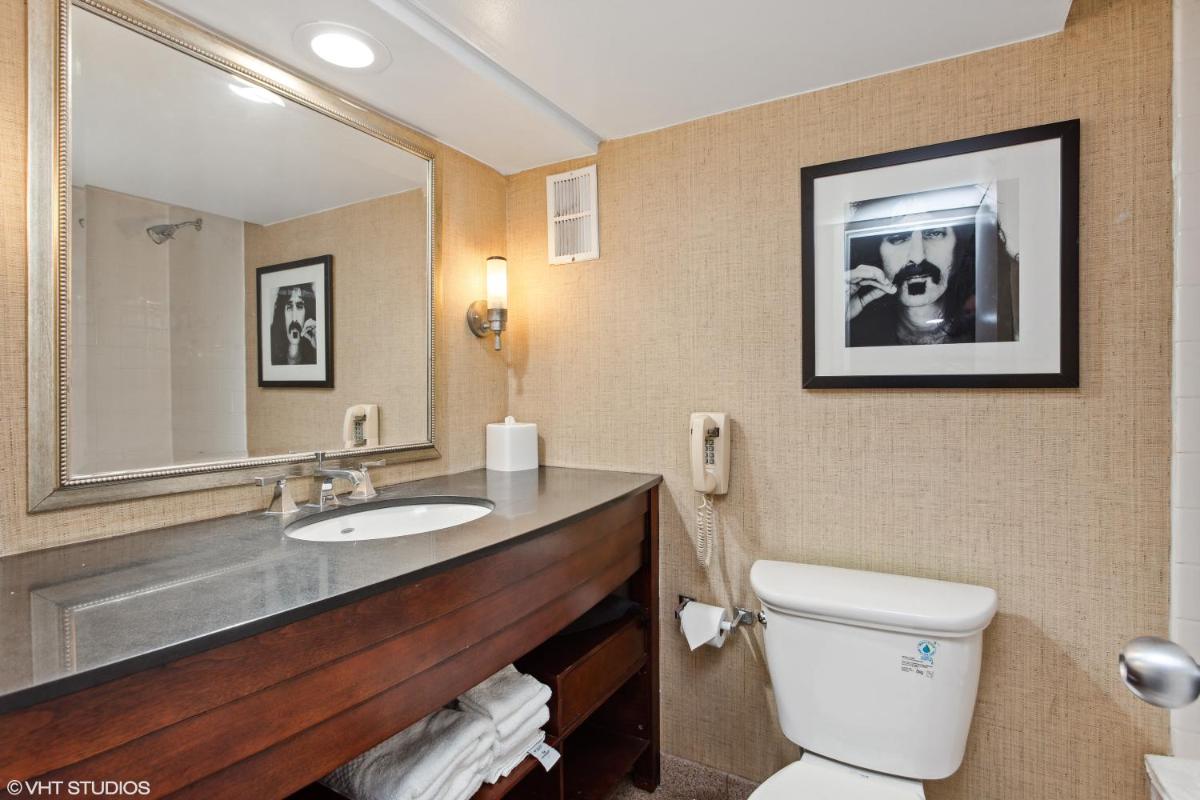 Comfort Inn & Suites Baltimore Inner Harbor - Housity