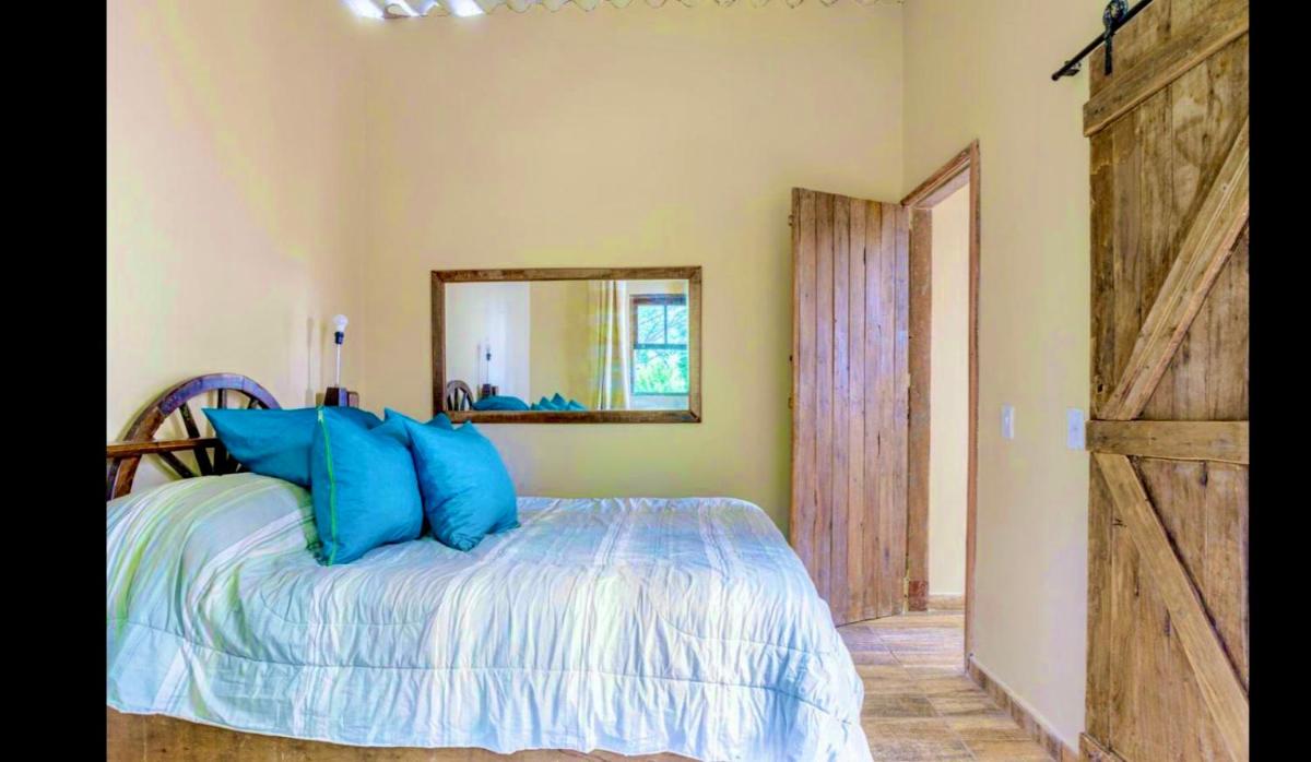 Casa completa em Santana de Parnaíba - Housity