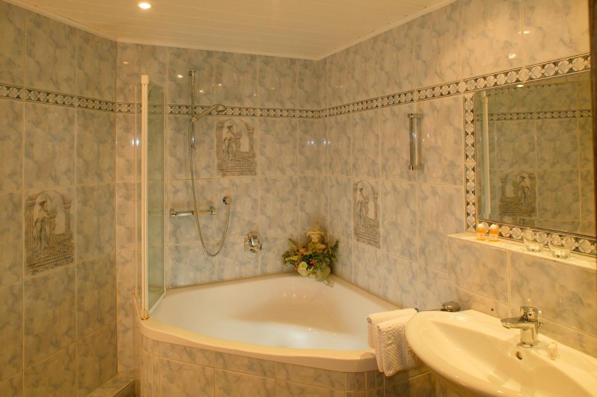 Landhotel Lohmann - Housity