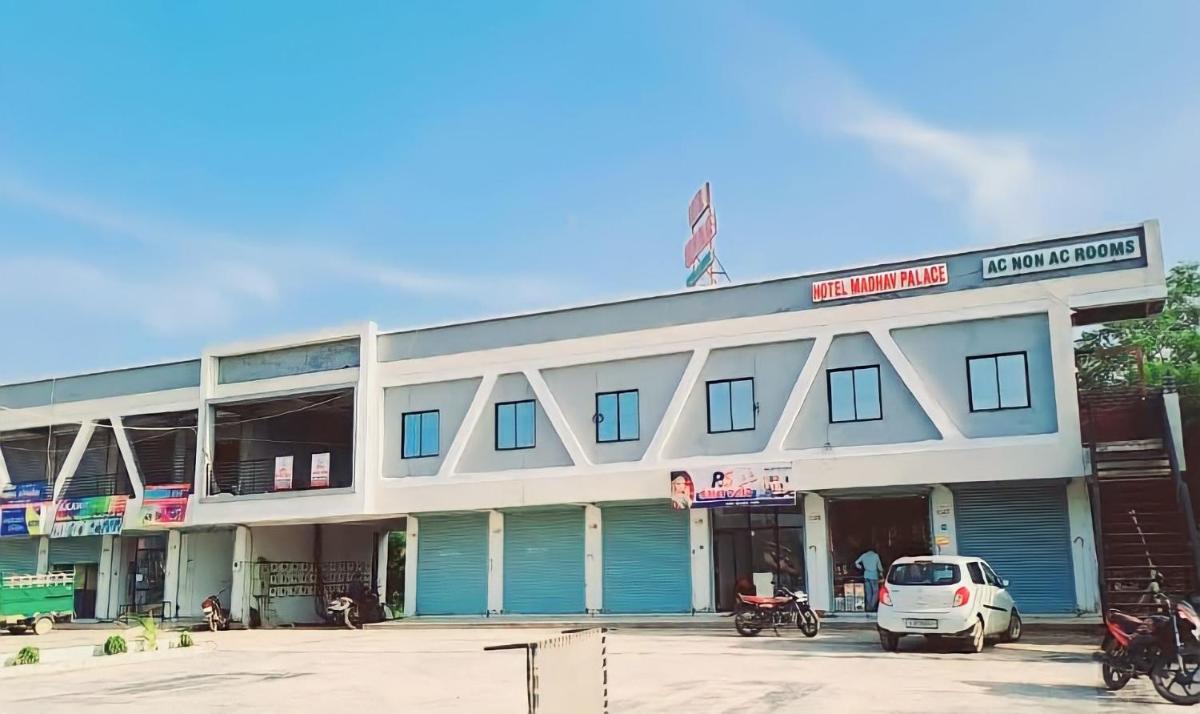 HOTEL MADHAV PALACE GUEST HOUSE - Housity
