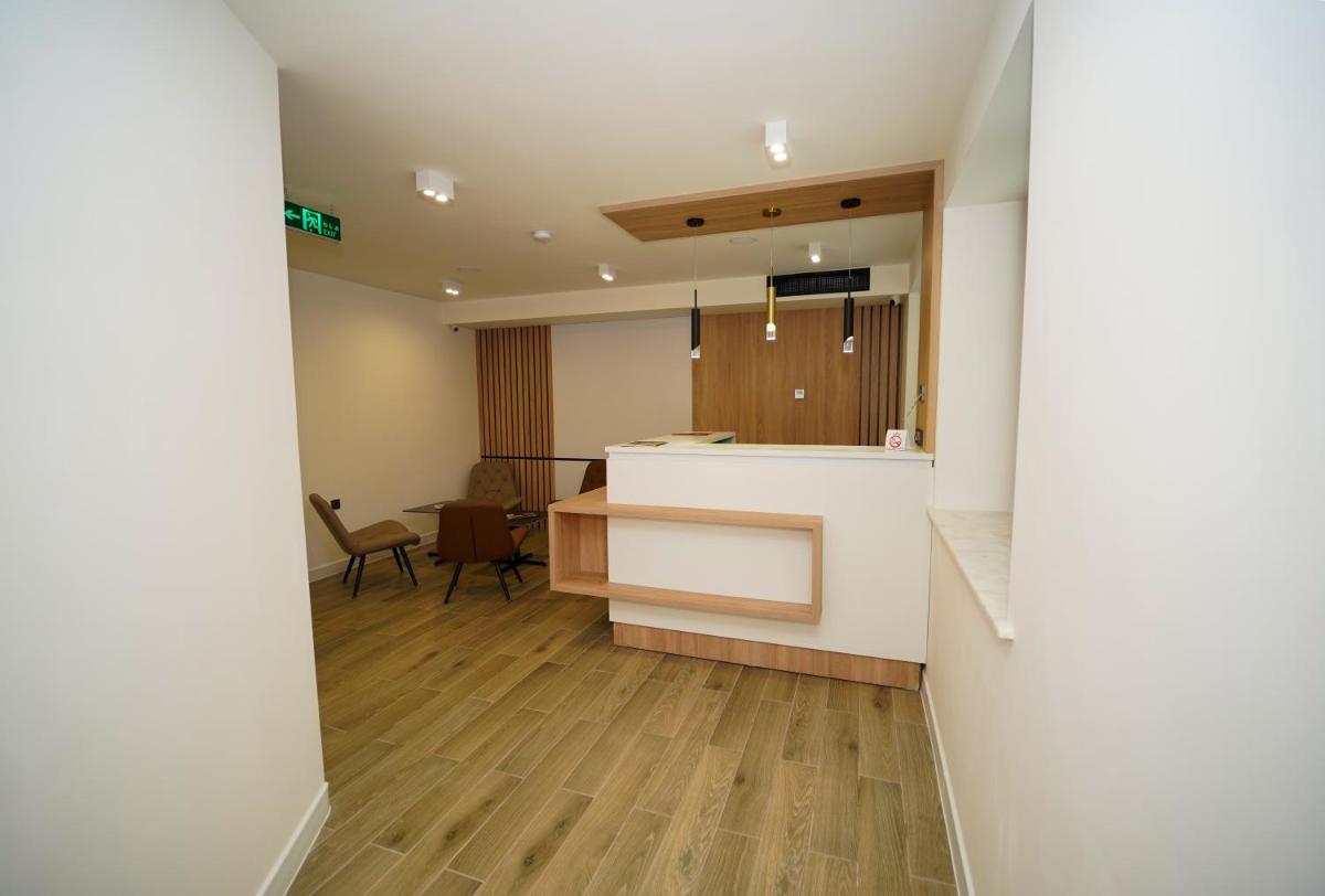 B&M Hotel - Housity