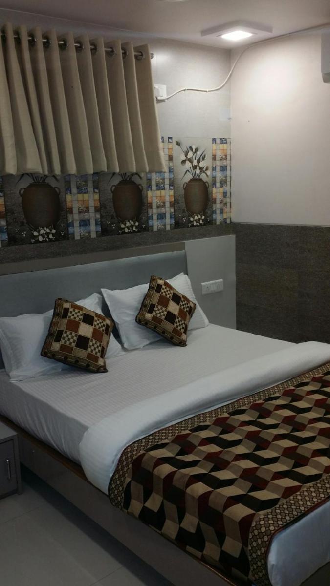 Suitetrails - Hotel KF Residency
