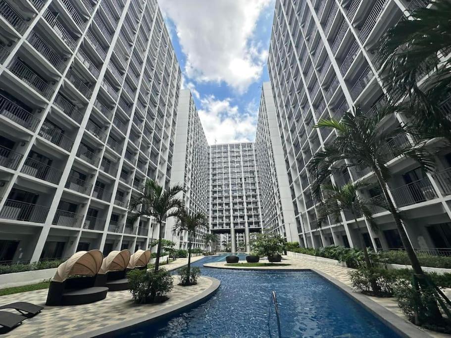 Shore 2 Residences, Tower 3, MOA complex, Pasay City, Philippines - Housity