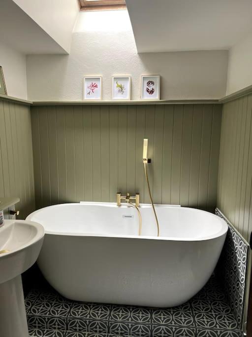 Bay Tree Barn - Housity