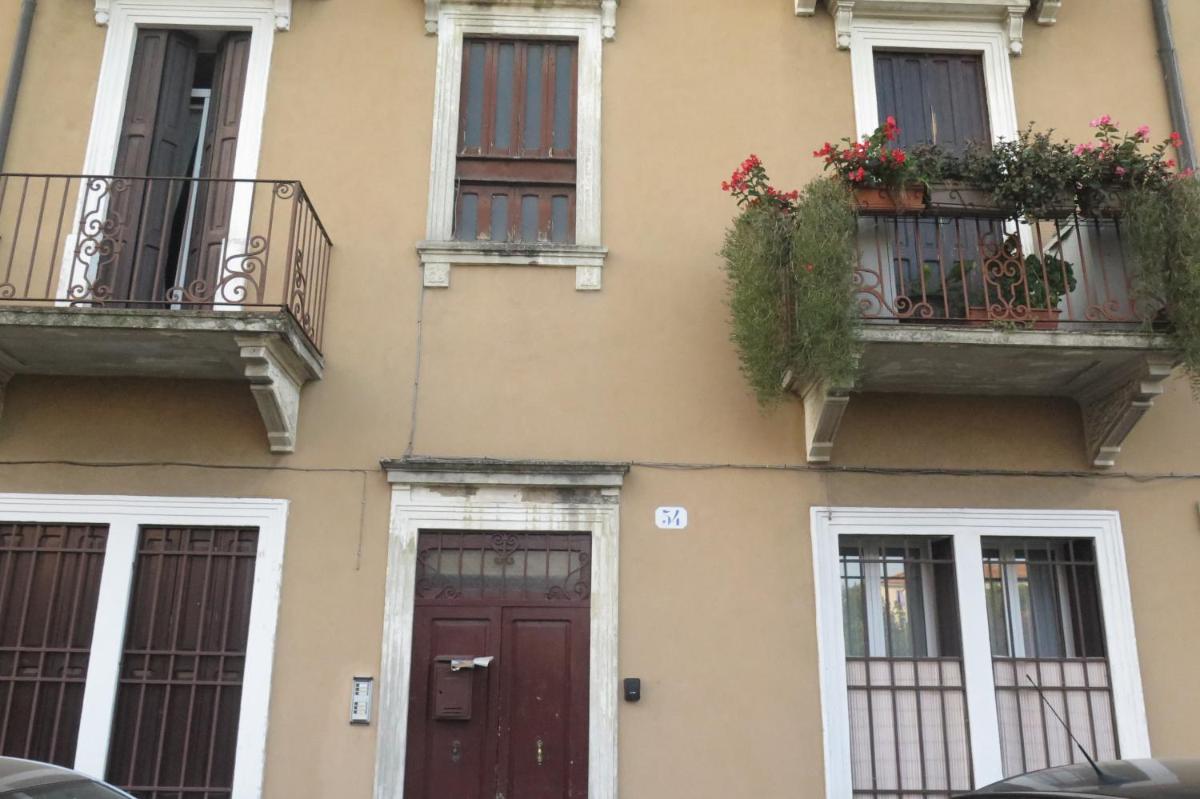 Apartment with lovely garden - Housity