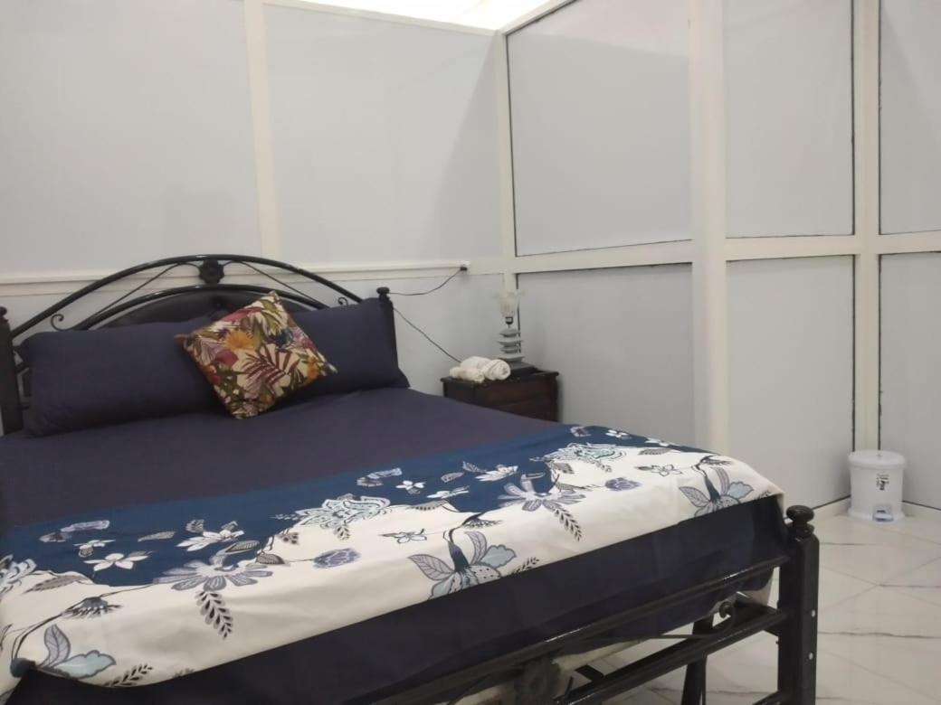 Airport M V chambre stay - Housity
