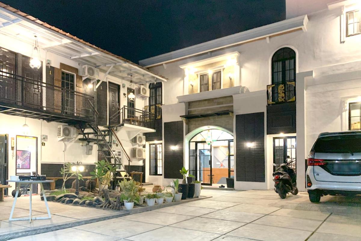 Urbanview Hotel Syariah House of Tuwuh - Housity