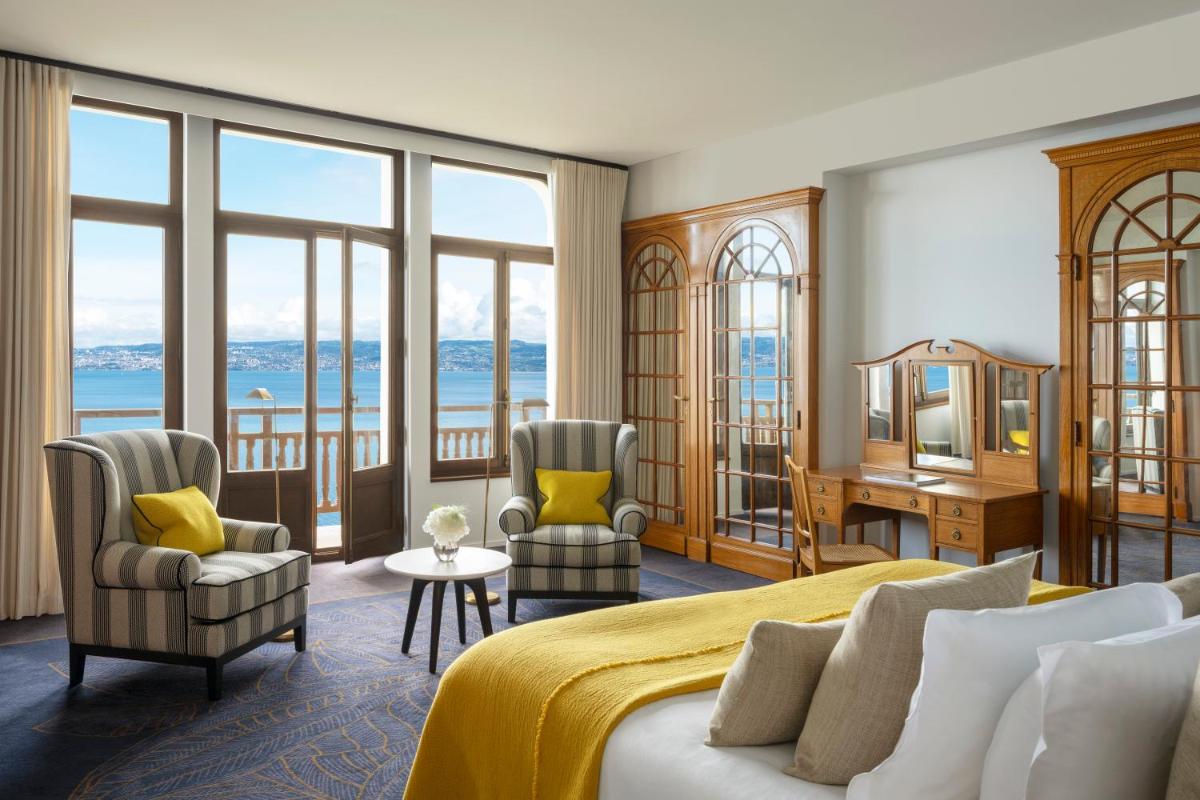 Coin salon dans l'établissement Hôtel Royal
