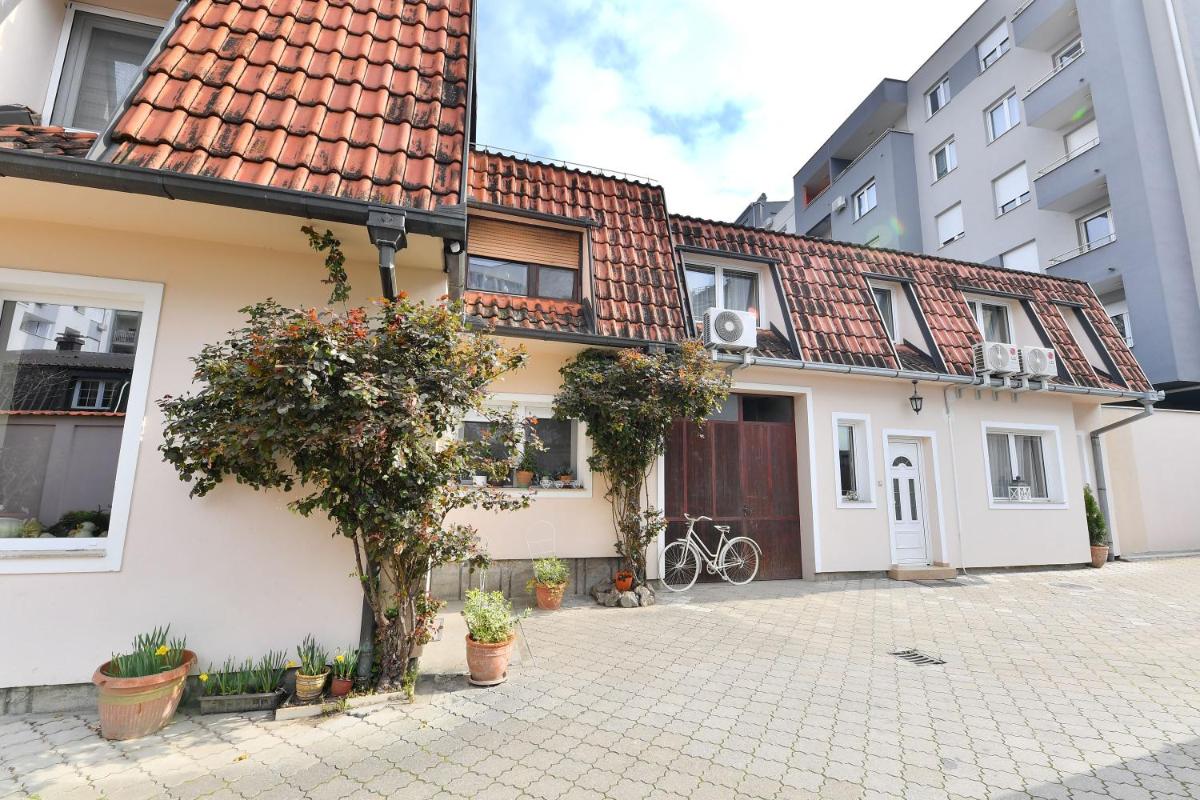 Prenoćište Dvorište - Housity