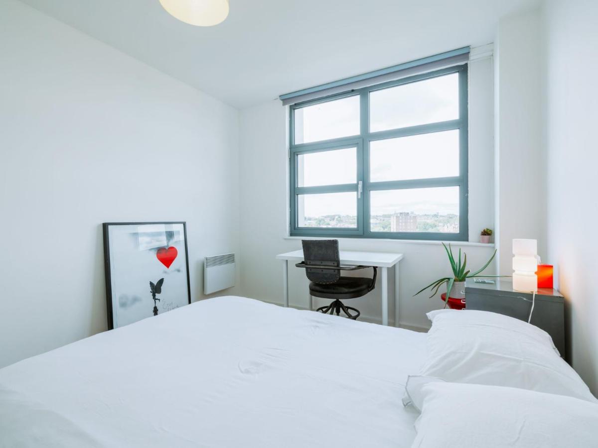 Central Location Flat near Old St and Dalston Overlooking Rosemary Park and Regents Canal - Pass the Keys - Housity