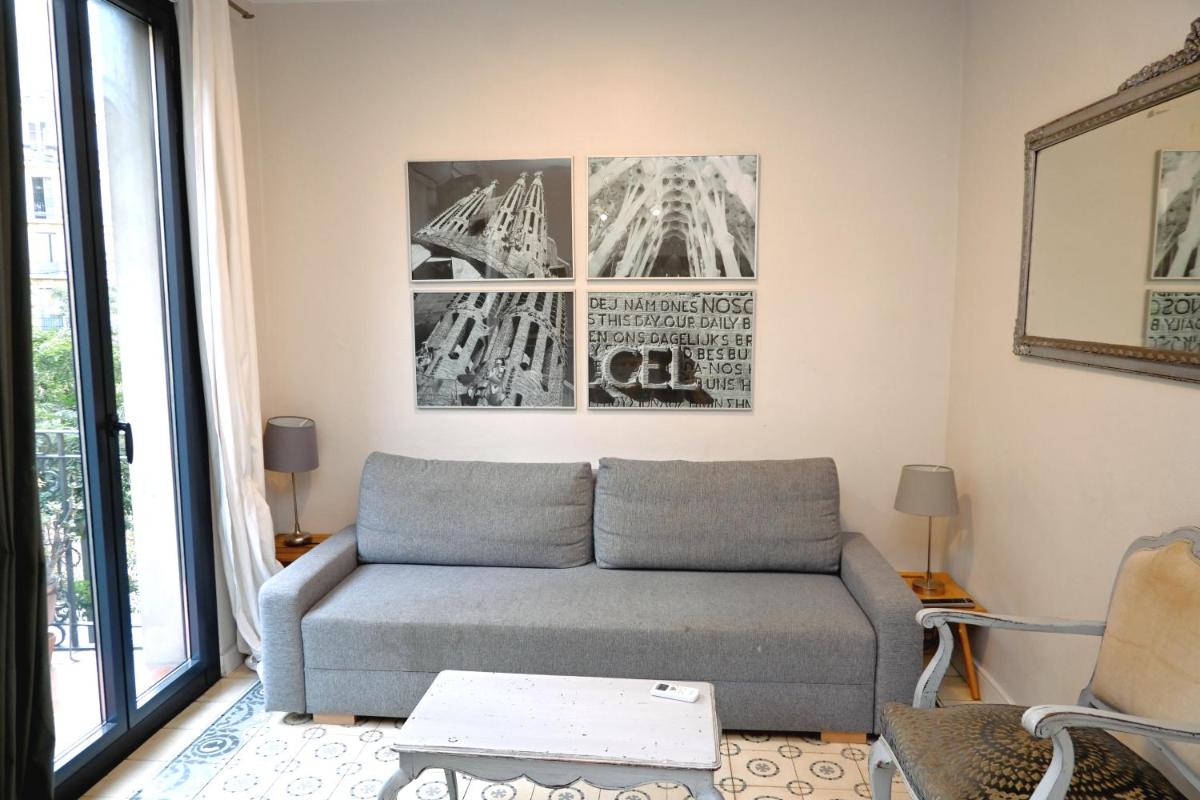 Homenfun Barcelona Sagrada Familia Marina - Housity