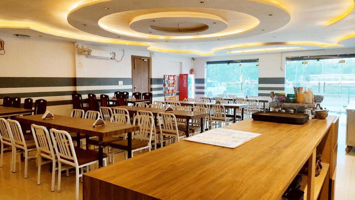 HOTEL THE PUNJAB KING -- MODERN DHABA, BAR, SUITE ROOMS -- Special for Families, Couples, Corporate, Group Travelers - Housity