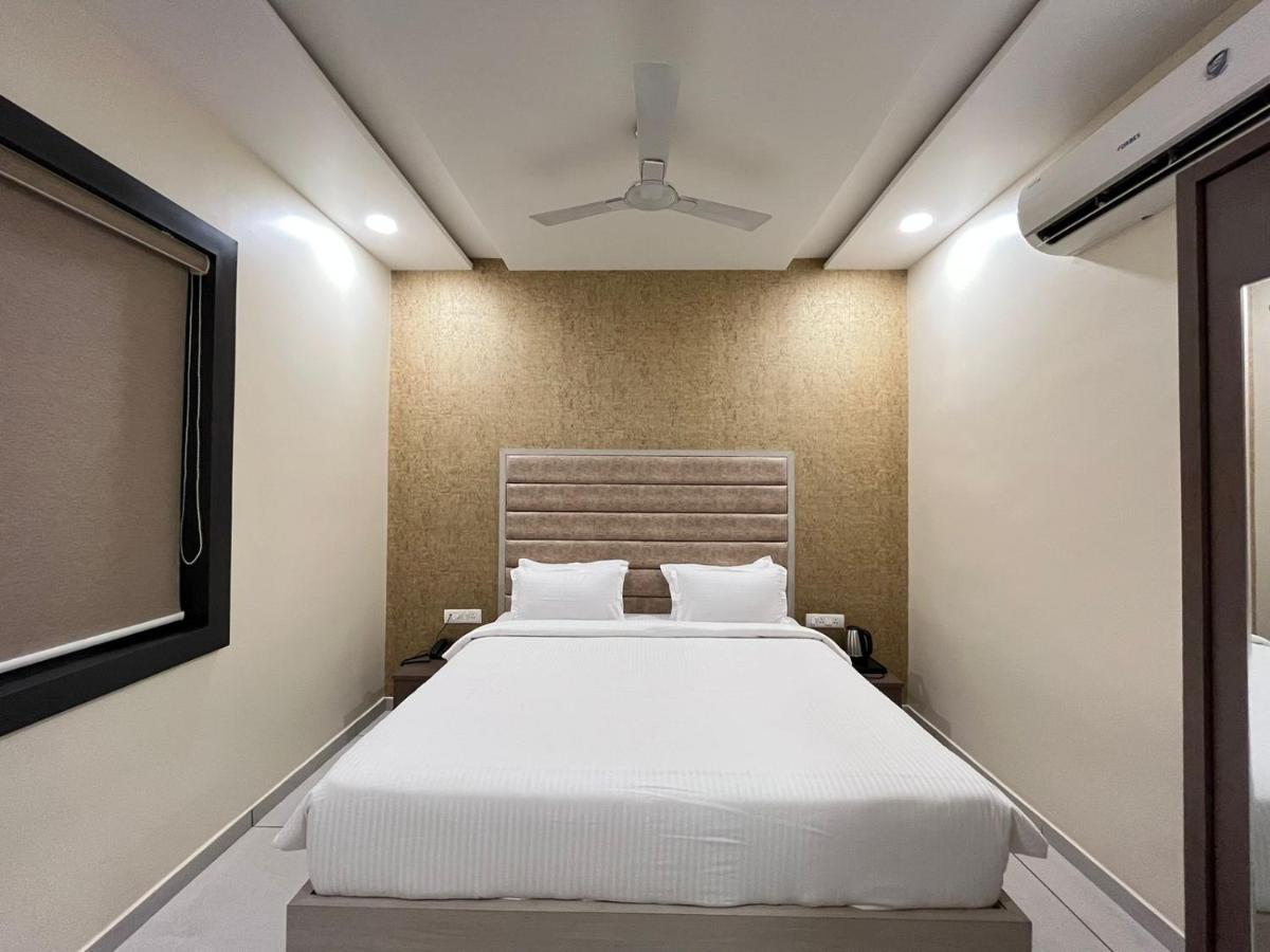 Samaira Inn - Housity