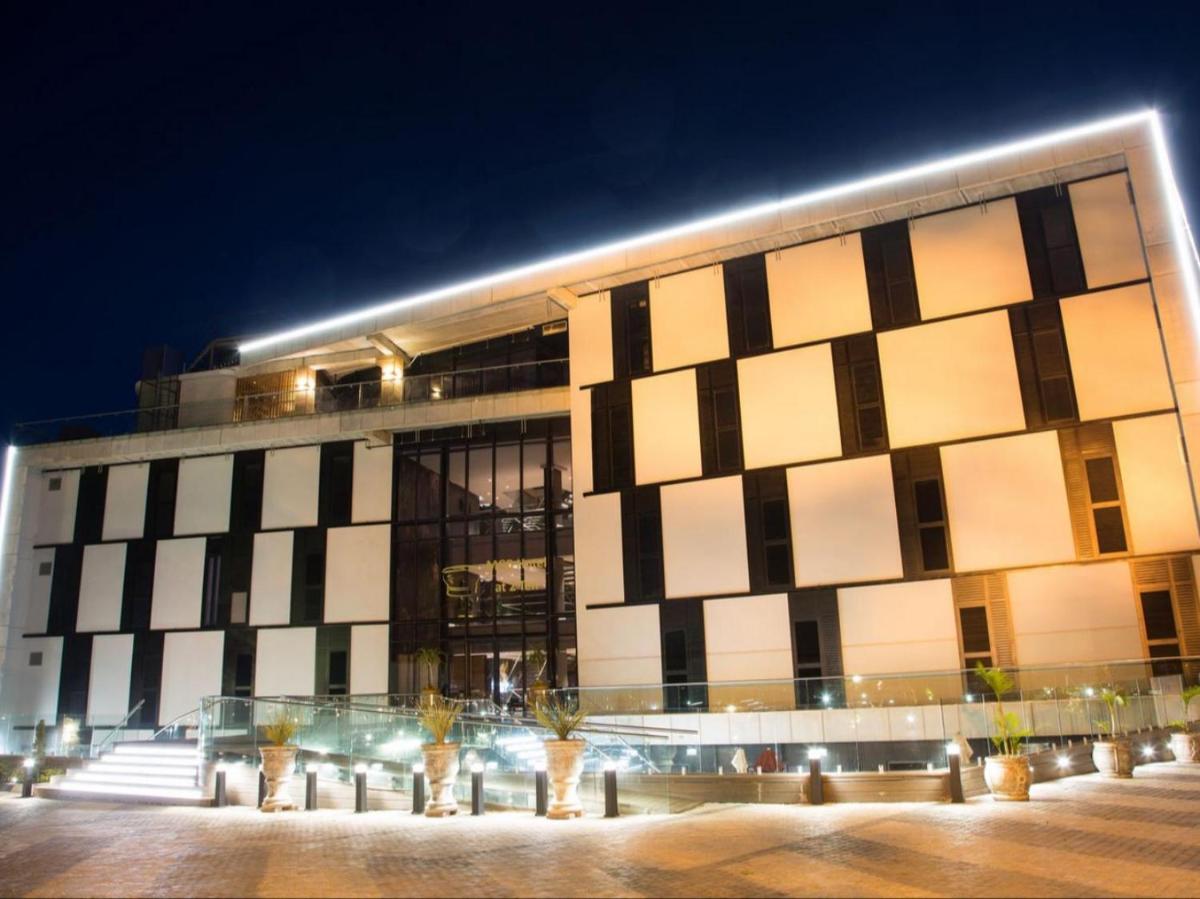 MGB Hotel at 2ten - Hizvo