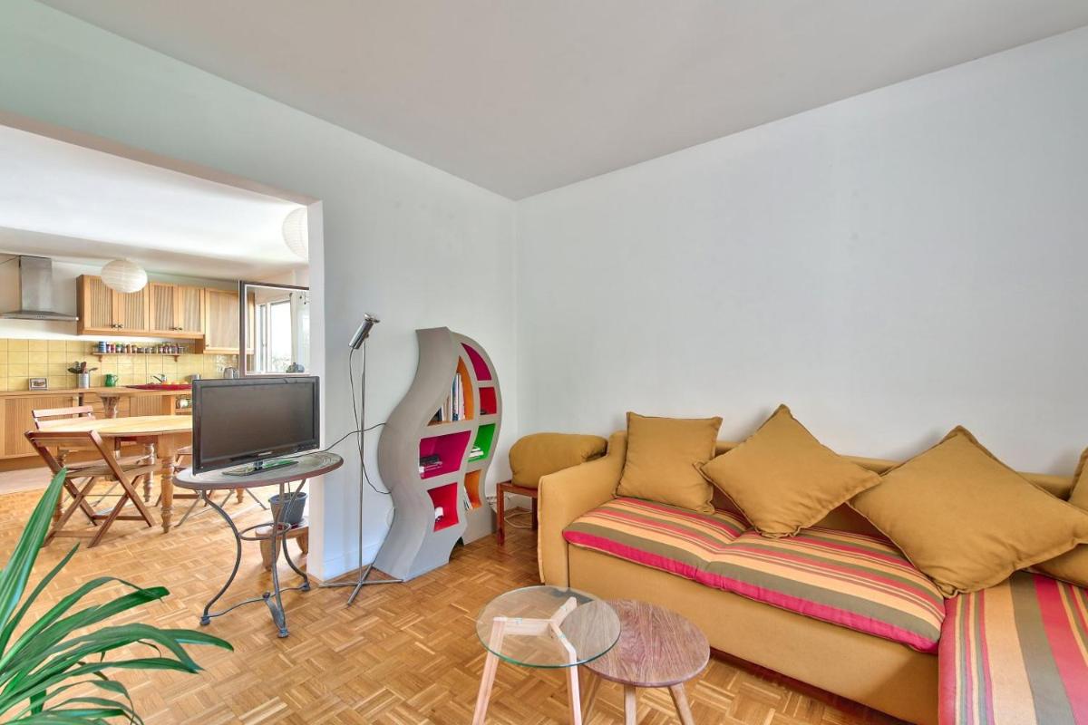 Suitetrails - Spacious & bright apartment with balcony