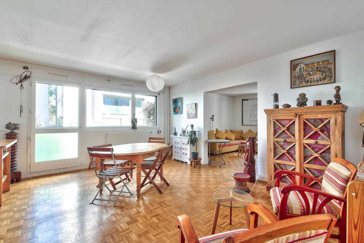 Suitetrails - Spacious & bright apartment with balcony