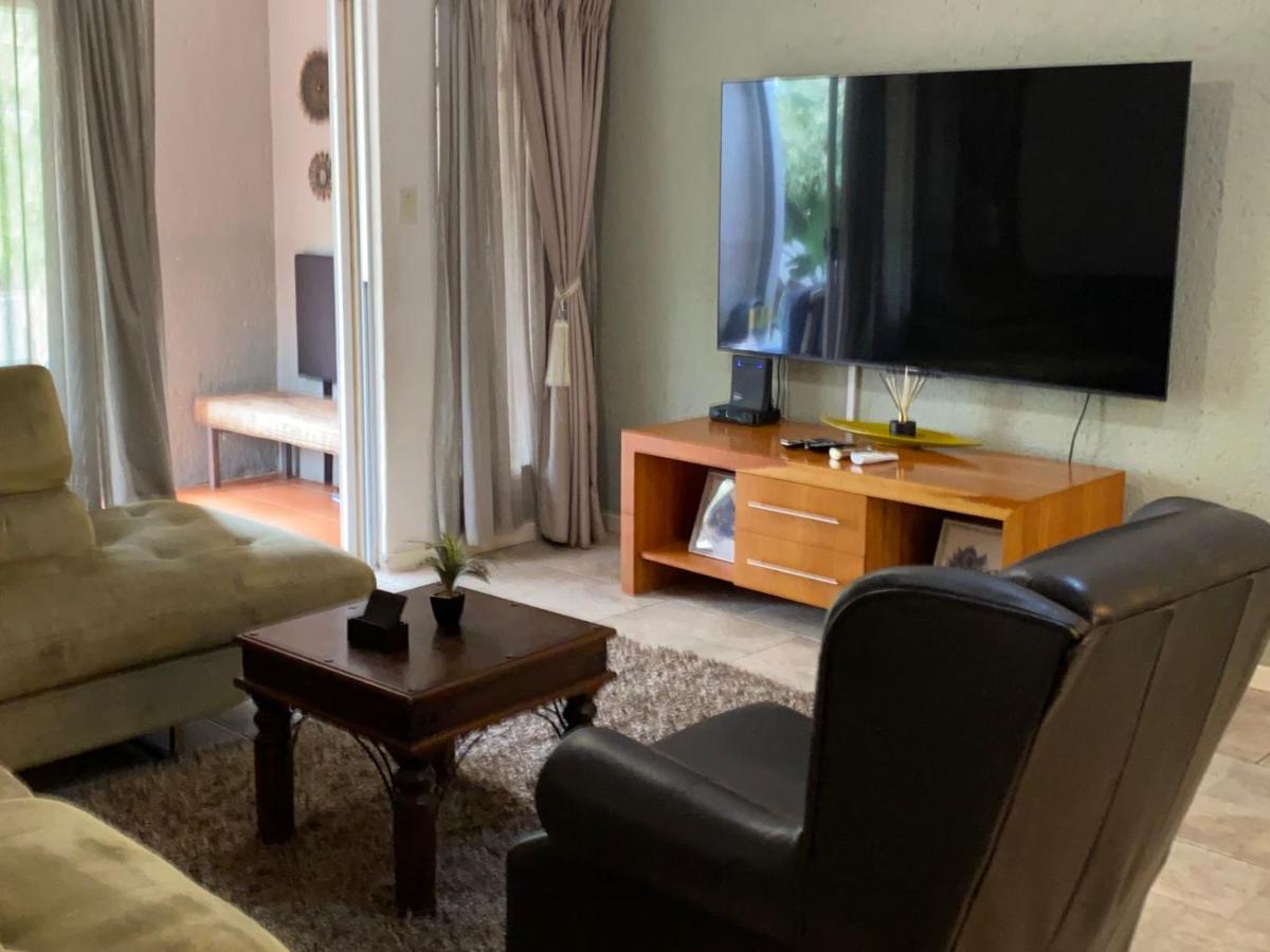 Endonini House Lovely 3 Bedroom - Hizvo