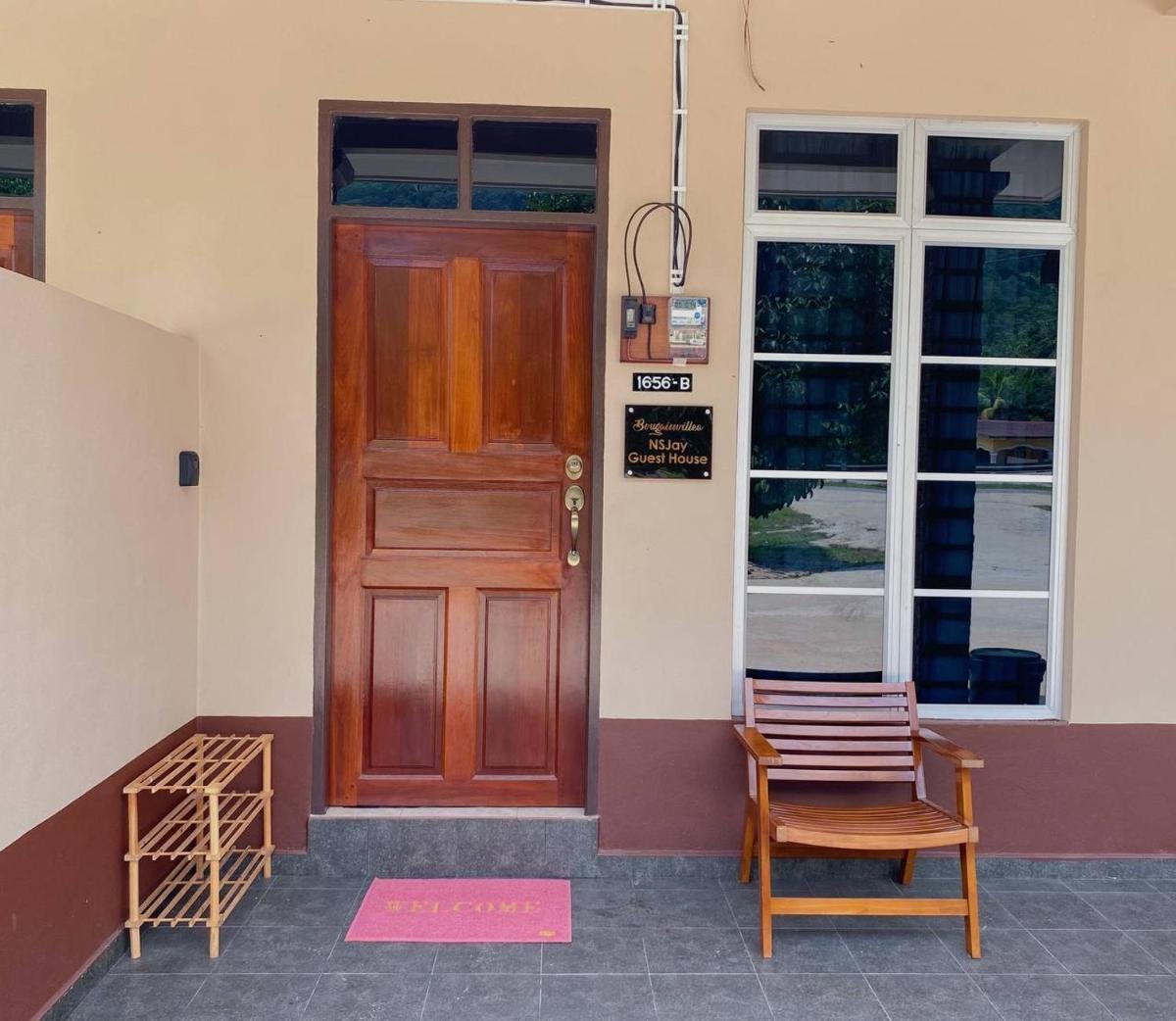 NSJay Guest House - Housity