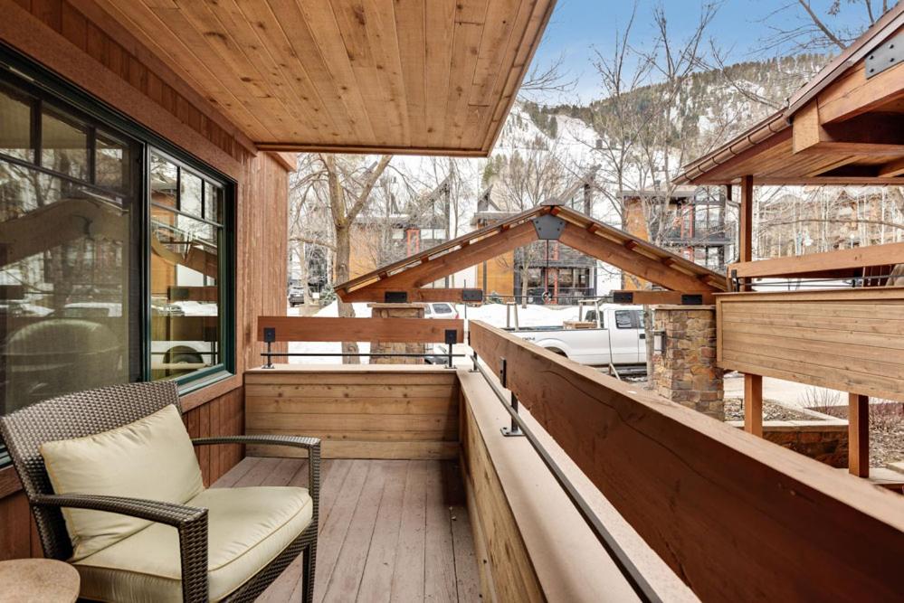 Fasching Haus Unit 310, Deluxe Condo w/ Stately Furnishings, Private Deck, A/C - Housity