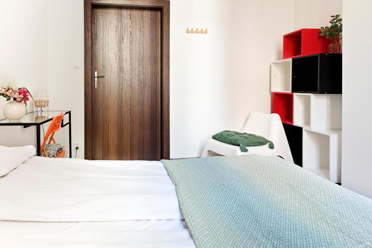 Hostel Królewska - Housity