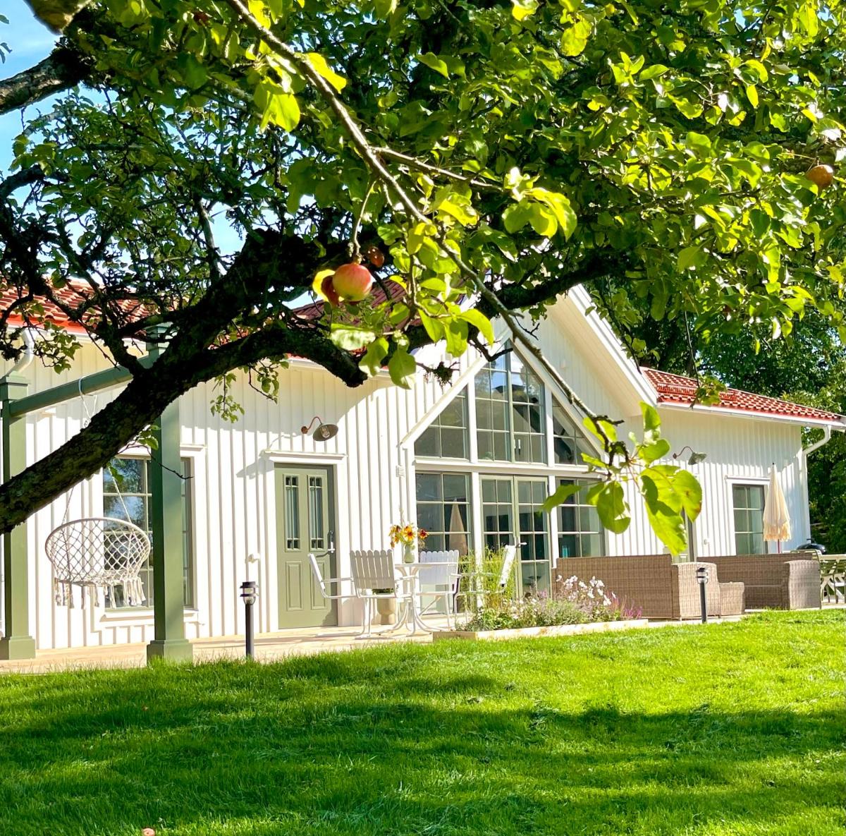 Bastuviken Bed and Breakfast - Housity