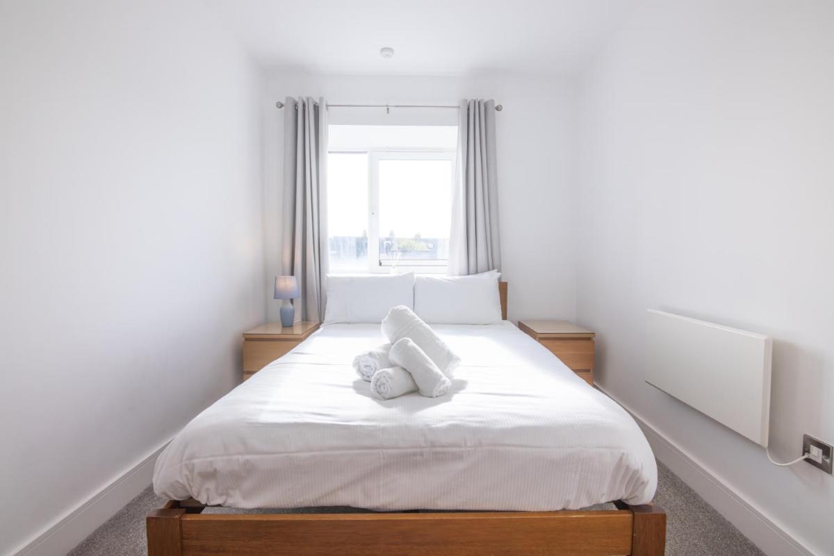 Entire 1 Bed - No. 45 - Free Parking - The Cosy Collection Ltd - Housity