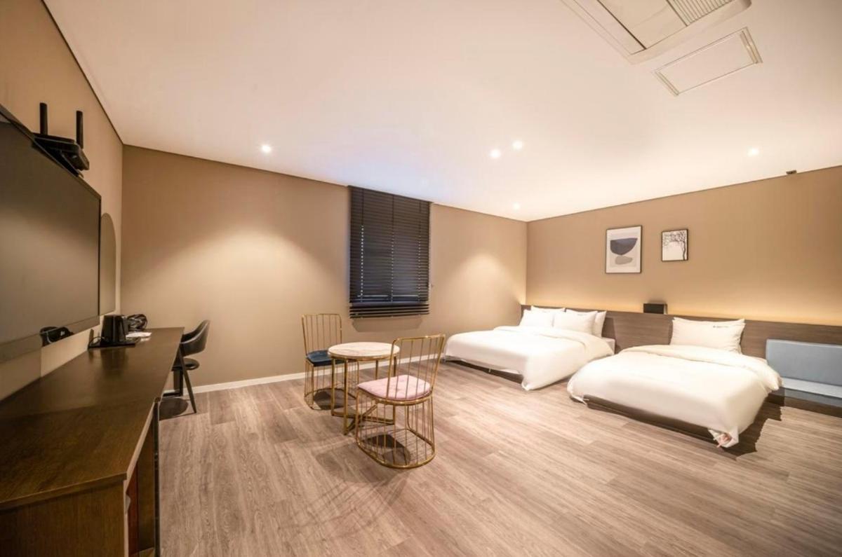 Lee Sun Deok Hotel - Housity