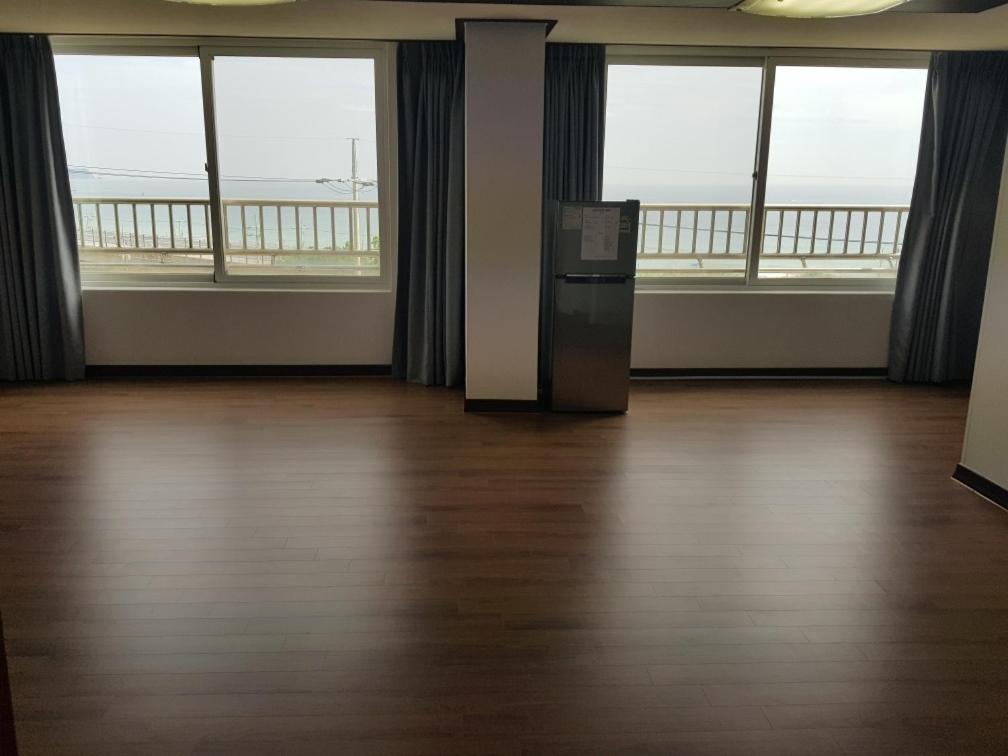 Suitetrails - Mangsang Beach Pension