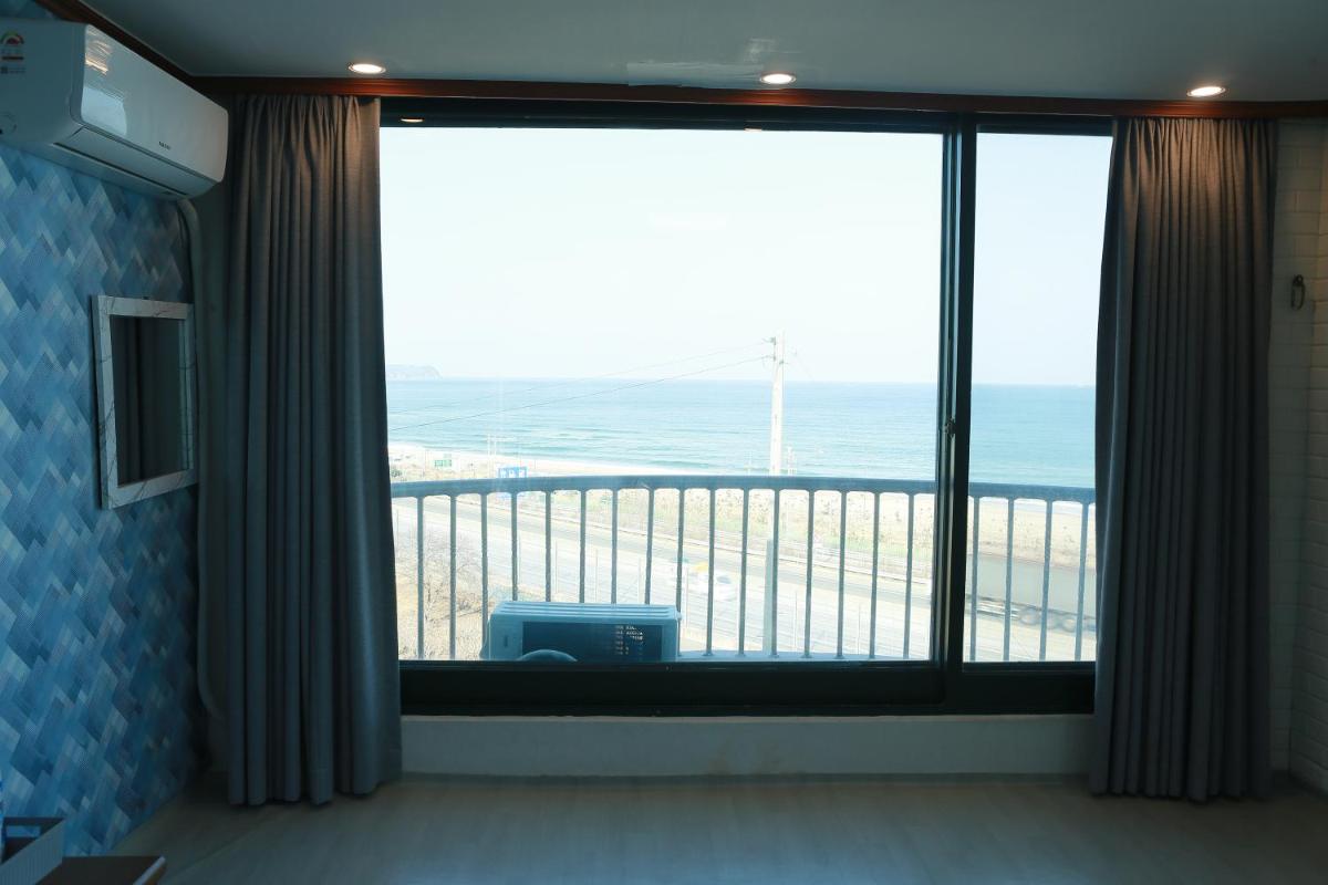 Suitetrails - Mangsang Beach Pension