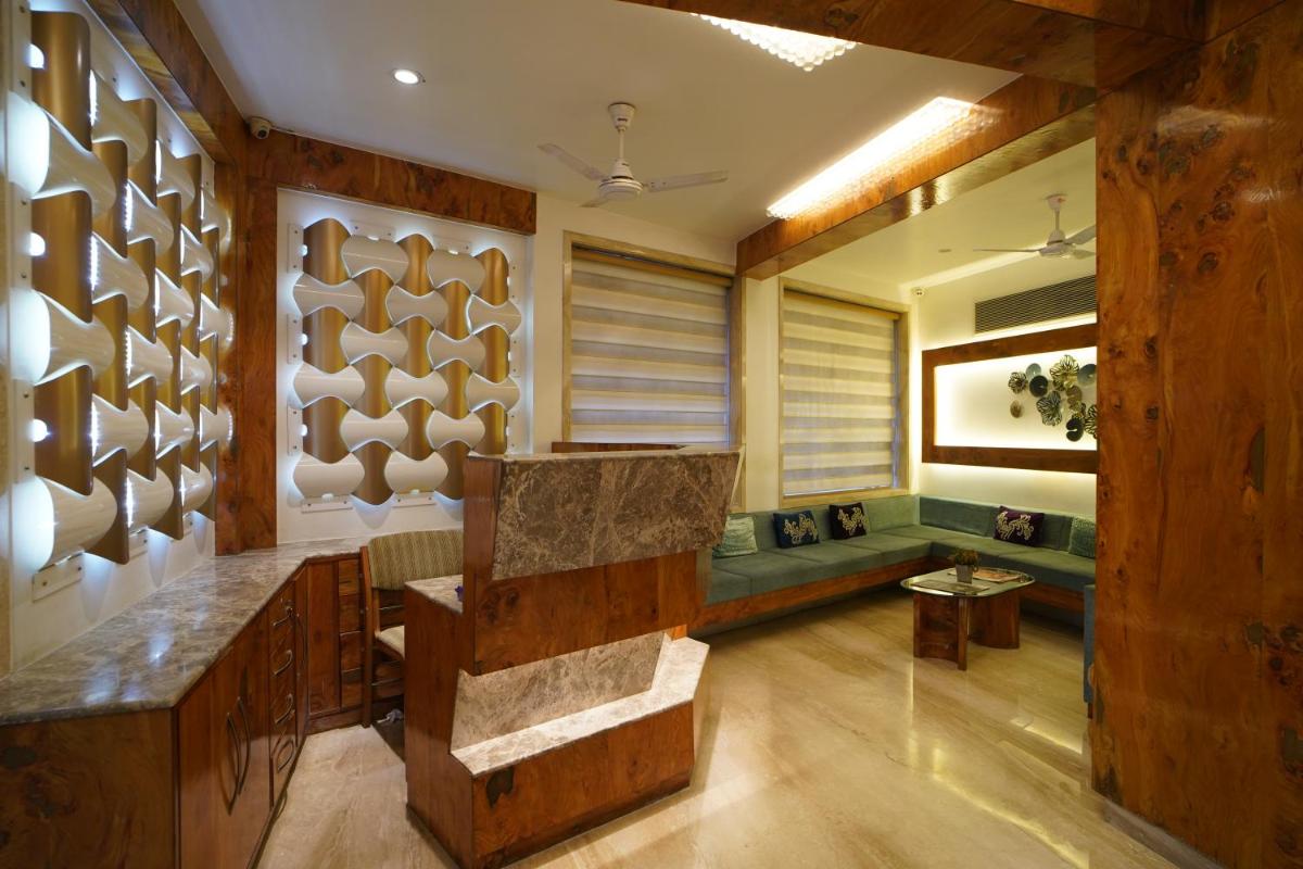 Hotel GK Palace - Housity